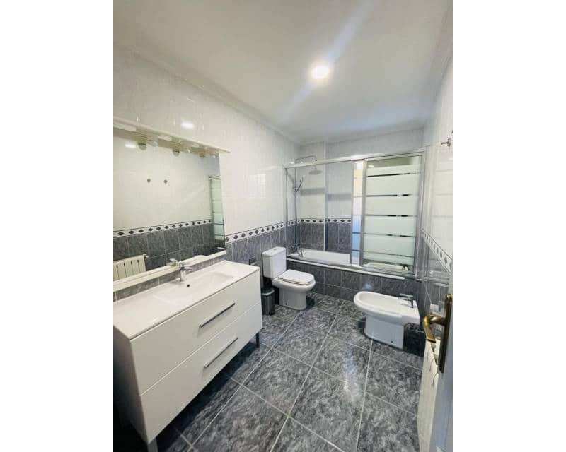 4 bedroom Villa for sale in Torrevieja with pool garage - € 589,000 (Ref: 8611734)