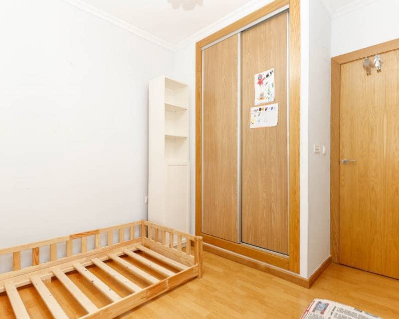 3 makuuhuone Huoneisto myytävänä paikassa Torrevieja mukana 
autotalli - 259 000 € (Ref: 8635324)