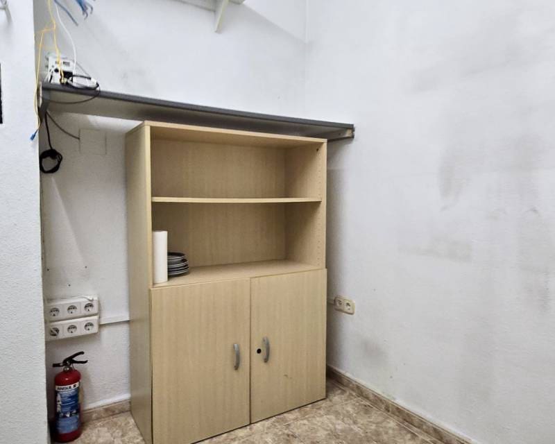 1 soveværelse Erhverv til salg i Guardamar del Segura - € 222.200 (Ref: 8635837)