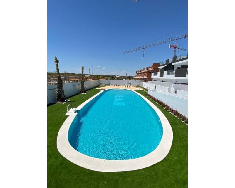 2 soveværelse Byhus til salg i Punta Prima med swimmingpool - € 305.000 (Ref: 8640332)