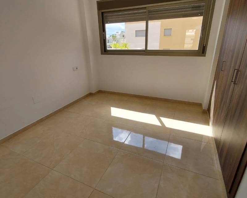 3 quarto Penthouse para venda em Villamartin com piscina - 370 000 € (Ref: 8660872)