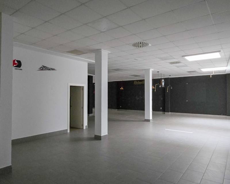 1 chambre Local Commercial à vendre à Guardamar del Segura - 360 000 € (Ref: 8668689)