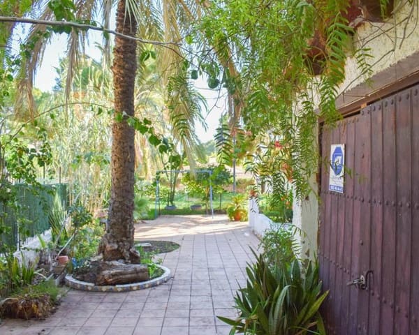 4 bedroom Villa for sale in Punta Prima, Orihuela - € 560,000 (Ref: 8677242)