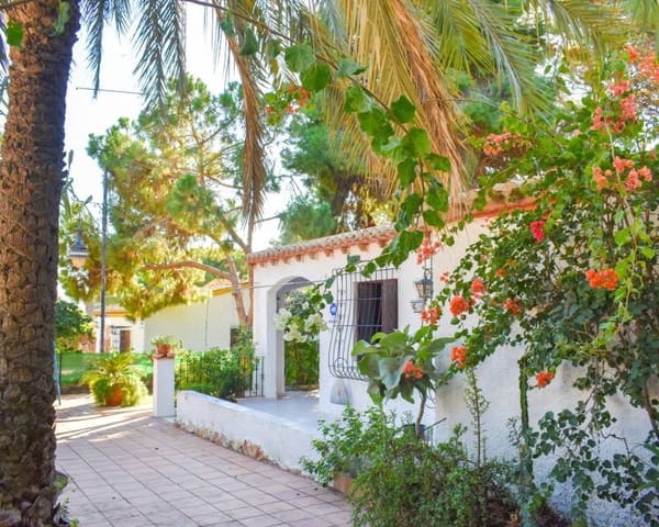 4 bedroom Villa for sale in Punta Prima, Orihuela - € 560,000 (Ref: 8677242)