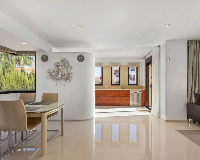 5 slaapkamer Villa te koop in Orihuela Costa met zwembad garage - € 950.000 (Ref: 8680895)