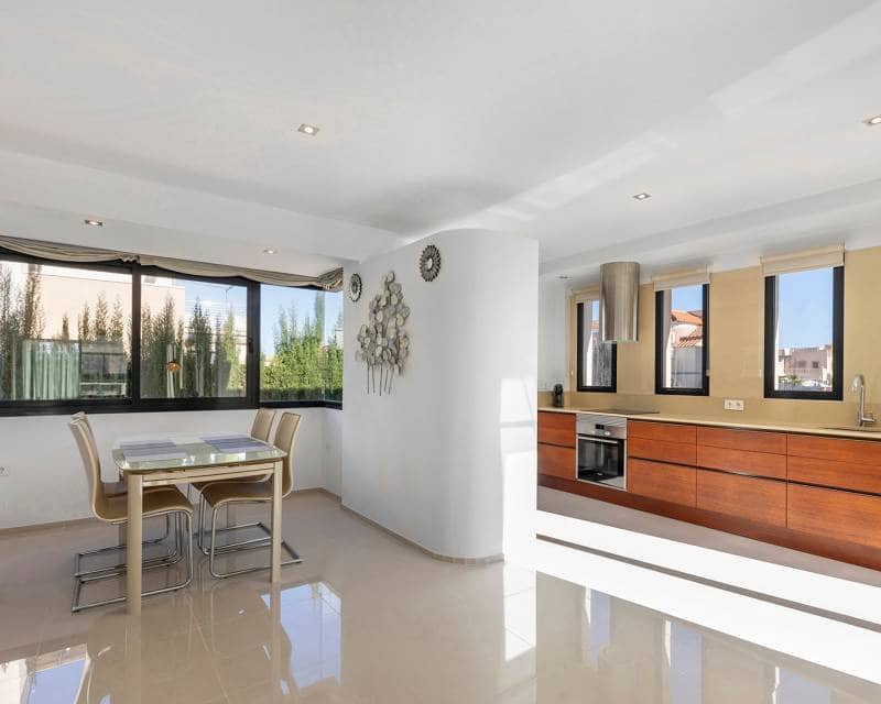 5 slaapkamer Villa te koop in Orihuela Costa met zwembad garage - € 950.000 (Ref: 8680895)