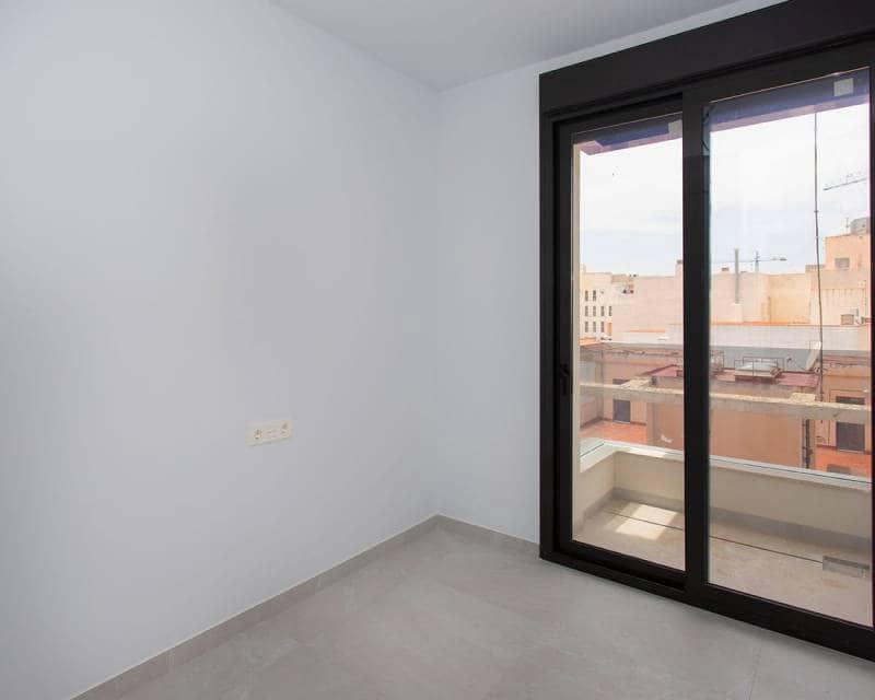 2 bedroom Beach Apartment for sale in Torrevieja with pool - € 300,000 (Ref: 8690729)
