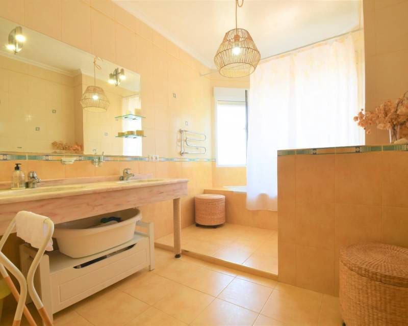 4 Zimmer Villa zu verkaufen in Ciudad Quesada mit Pool - 633.000 € (Ref: 8692164)