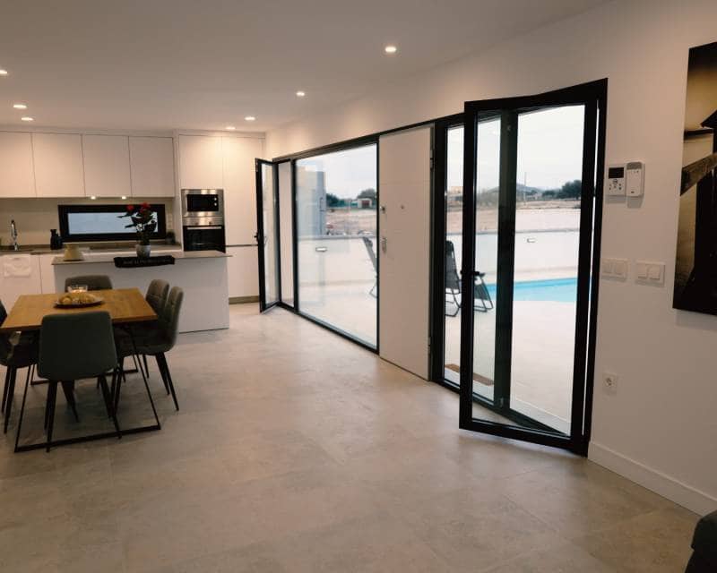 3 slaapkamer Villa te koop in La Pinilla met zwembad garage - € 379.845 (Ref: 8742484)