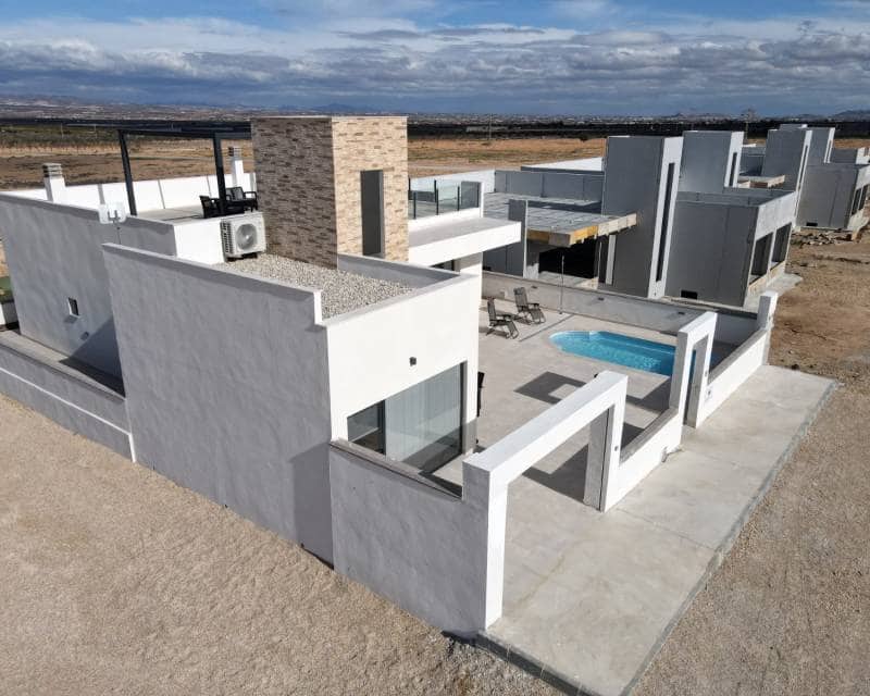 3 slaapkamer Villa te koop in La Pinilla met zwembad garage - € 379.845 (Ref: 8742484)