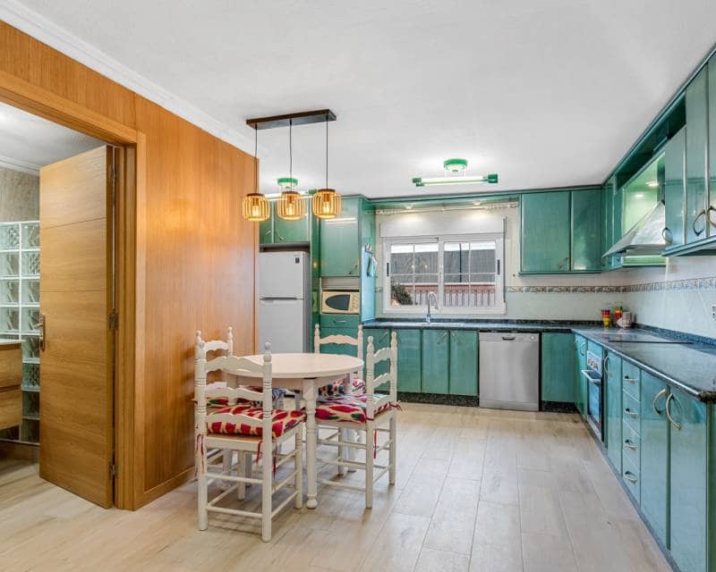 4 bedroom Villa for sale in El Chaparral with pool garage - € 689,000 (Ref: 8814877)