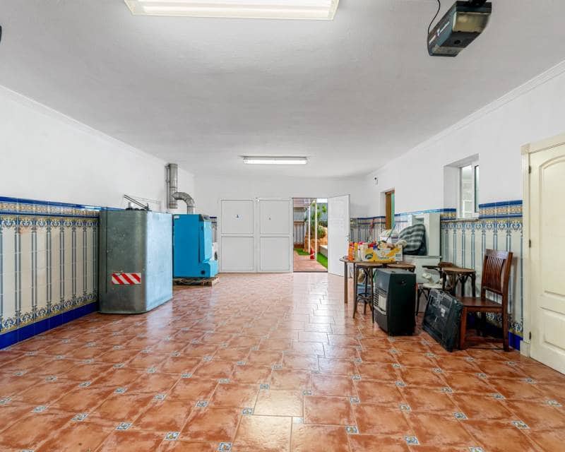 4 bedroom Villa for sale in El Chaparral with pool garage - € 689,000 (Ref: 8814877)