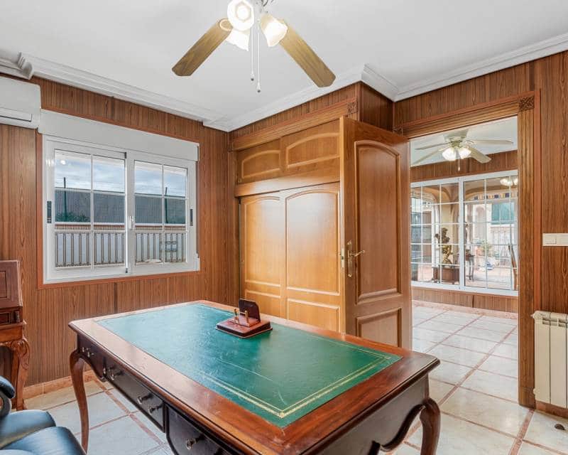 4 bedroom Villa for sale in El Chaparral with pool garage - € 689,000 (Ref: 8814877)