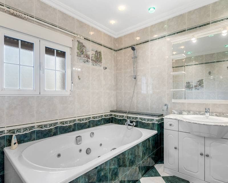 4 bedroom Villa for sale in El Chaparral with pool garage - € 689,000 (Ref: 8814877)