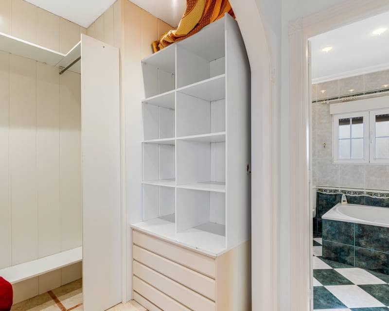 4 bedroom Villa for sale in El Chaparral with pool garage - € 689,000 (Ref: 8814877)