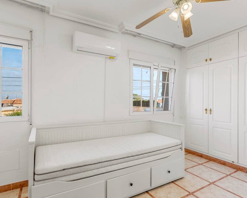 4 bedroom Villa for sale in El Chaparral with pool garage - € 689,000 (Ref: 8814877)