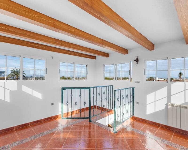 4 bedroom Villa for sale in El Chaparral with pool garage - € 689,000 (Ref: 8814877)