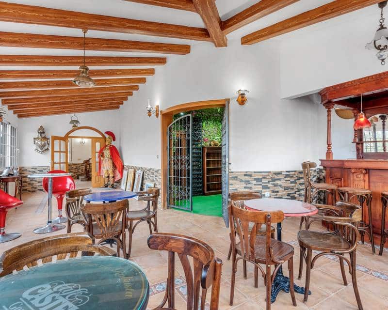 4 bedroom Villa for sale in El Chaparral with pool garage - € 689,000 (Ref: 8814877)