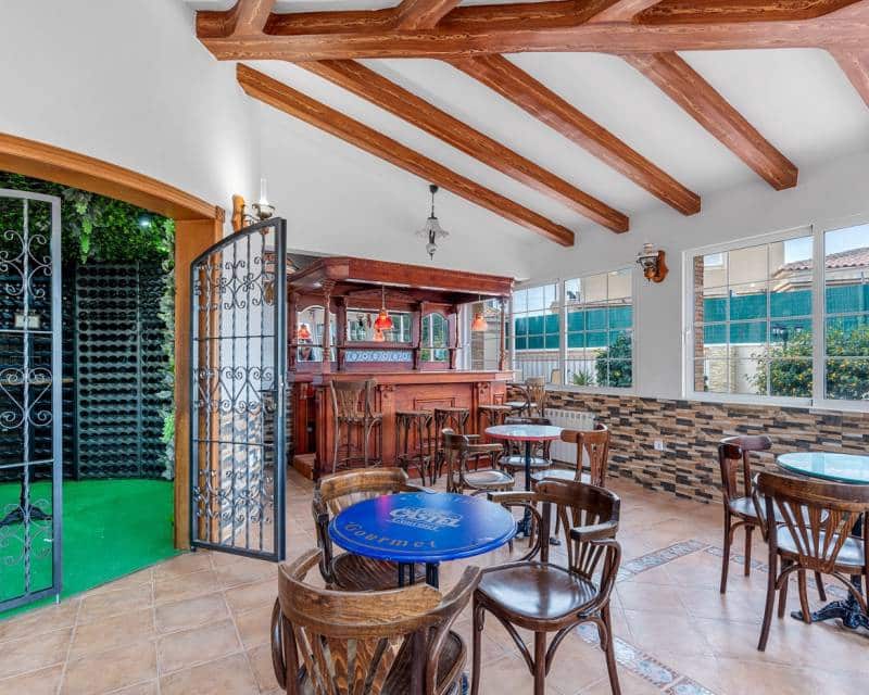 4 bedroom Villa for sale in El Chaparral with pool garage - € 689,000 (Ref: 8814877)