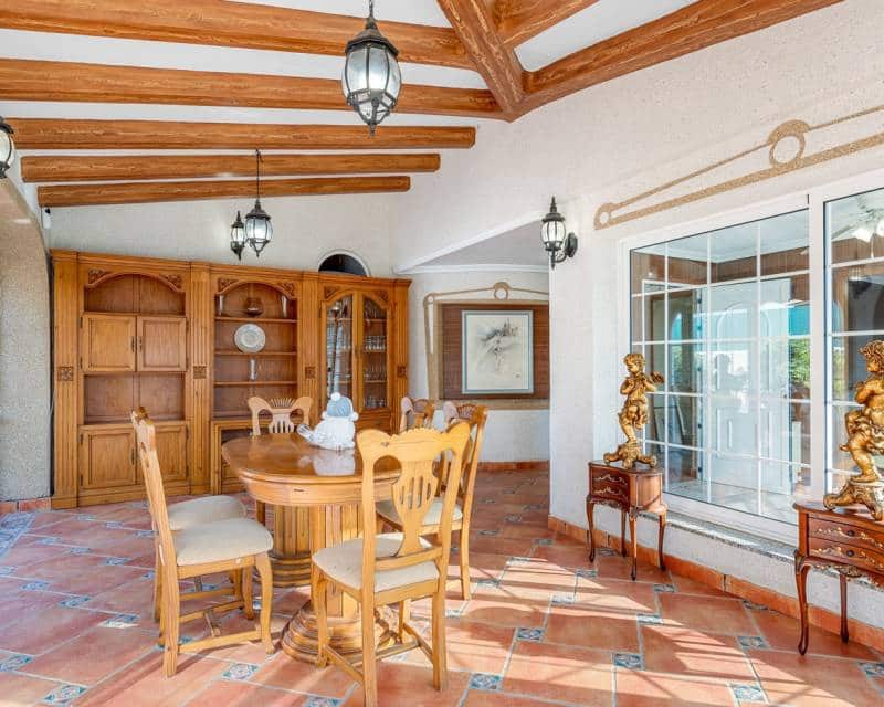 4 bedroom Villa for sale in El Chaparral with pool garage - € 689,000 (Ref: 8814877)