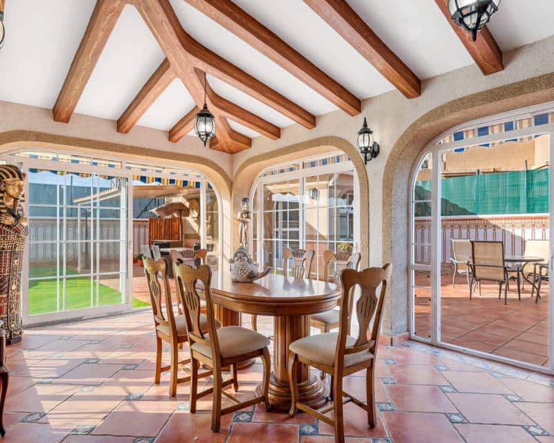 4 bedroom Villa for sale in El Chaparral with pool garage - € 689,000 (Ref: 8814877)