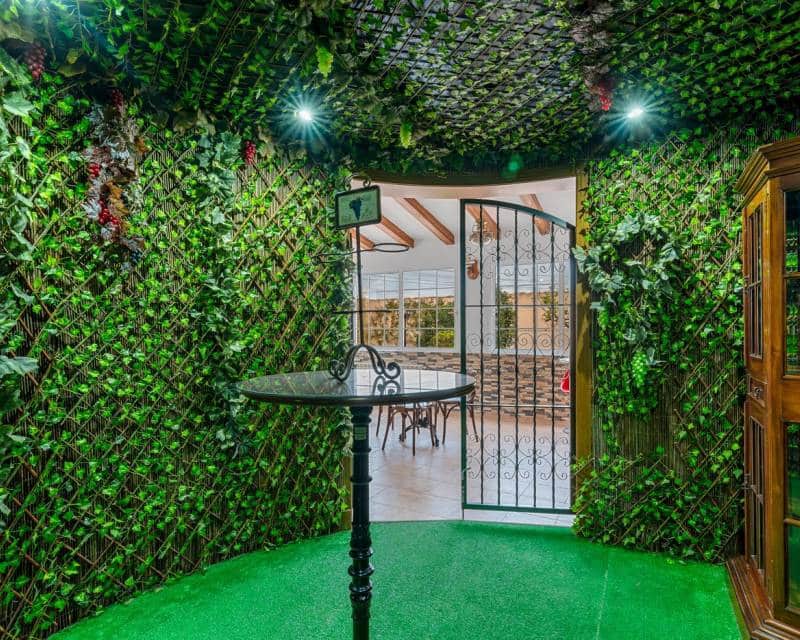 4 bedroom Villa for sale in El Chaparral with pool garage - € 689,000 (Ref: 8814877)