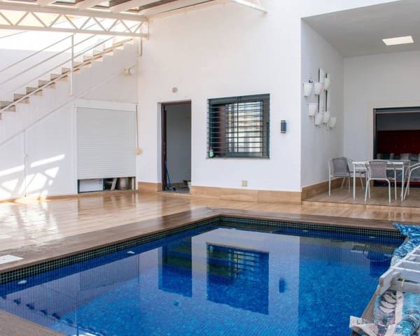 4 soverom Villa til salgs i Torre de la Horadada, Pilar de la Horadada med svømmebasseng garasje - € 595 000 (Ref: 8835583)