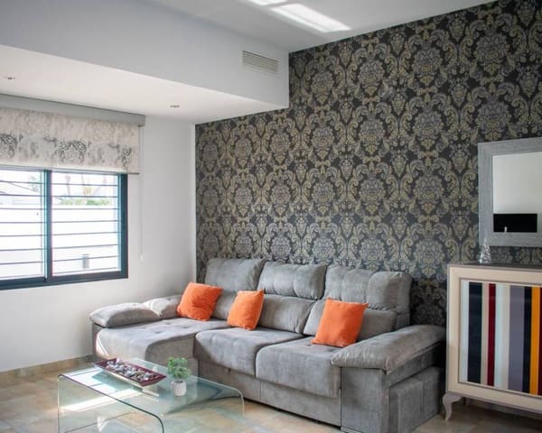 4 soverom Villa til salgs i Torre de la Horadada, Pilar de la Horadada med svømmebasseng garasje - € 595 000 (Ref: 8835583)