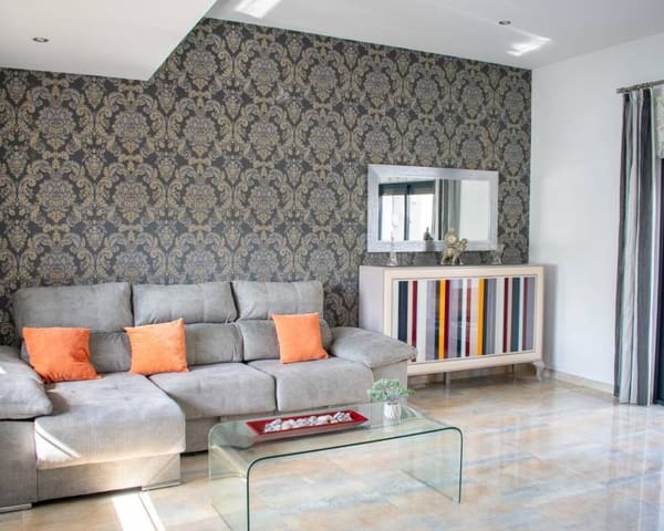 4 soverom Villa til salgs i Torre de la Horadada, Pilar de la Horadada med svømmebasseng garasje - € 595 000 (Ref: 8835583)