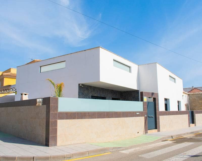 4 slaapkamer Villa te koop in Torre de la Horadada met zwembad garage - € 595.000 (Ref: 8835583)