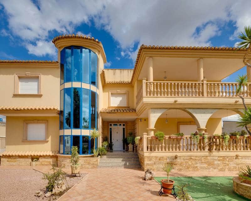 7 soverom Villa til salgs i Orihuela med svømmebasseng garasje - € 1 200 000 (Ref: 8835917)