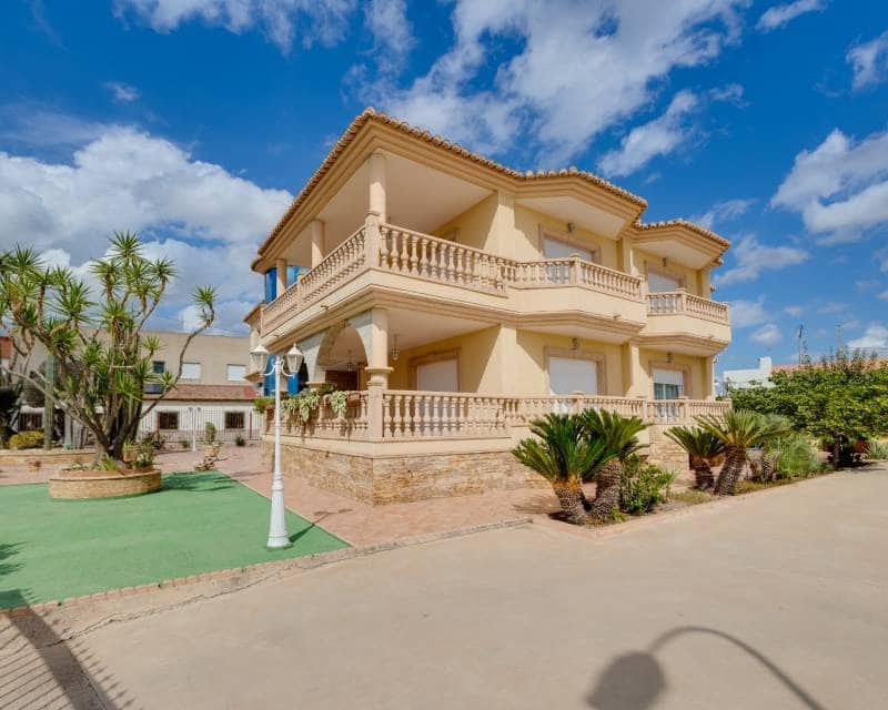 7 soverom Villa til salgs i Orihuela med svømmebasseng garasje - € 1 200 000 (Ref: 8835917)
