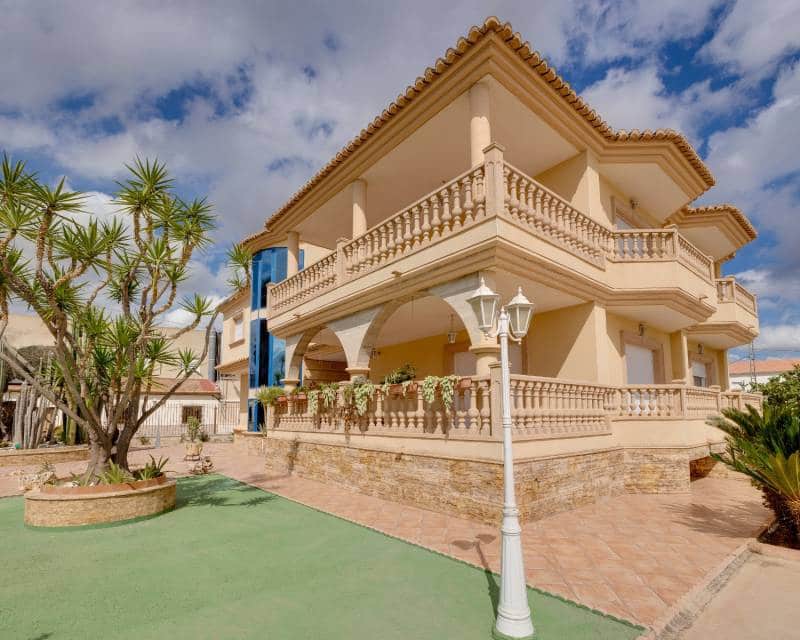 7 soverom Villa til salgs i Orihuela med svømmebasseng garasje - € 1 200 000 (Ref: 8835917)