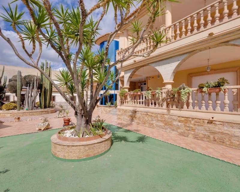 7 soverom Villa til salgs i Orihuela med svømmebasseng garasje - € 1 200 000 (Ref: 8835917)