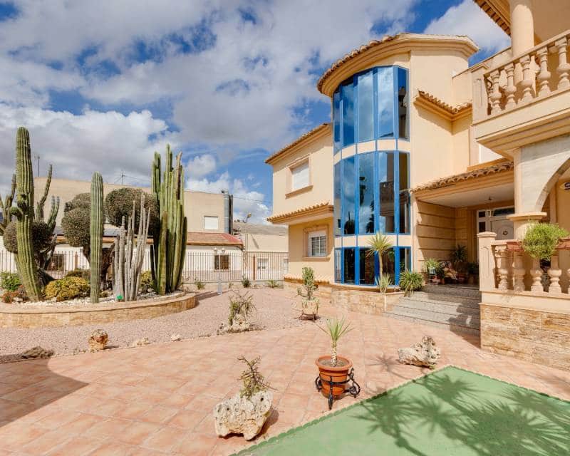 7 soverom Villa til salgs i Orihuela med svømmebasseng garasje - € 1 200 000 (Ref: 8835917)