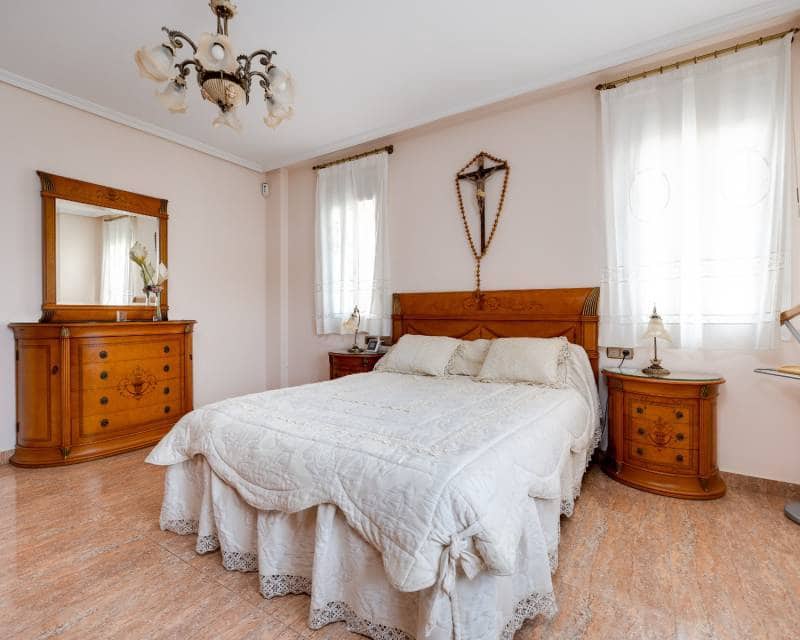 7 soverom Villa til salgs i Orihuela med svømmebasseng garasje - € 1 200 000 (Ref: 8835917)