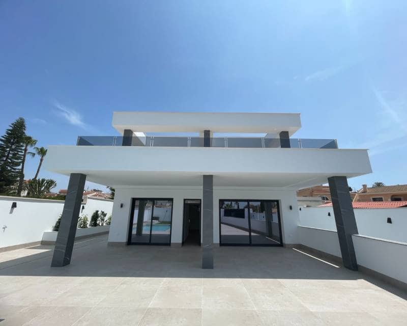 3 slaapkamer Villa te koop in Ciudad Quesada met zwembad garage - € 799.900 (Ref: 8848355)