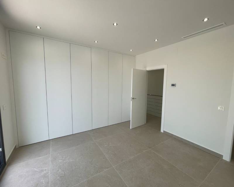 3 slaapkamer Villa te koop in Ciudad Quesada met zwembad garage - € 799.900 (Ref: 8848355)