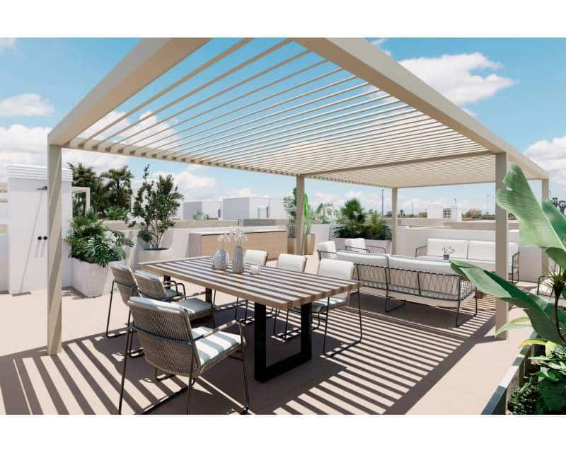 3 sypialnia Willa na sprzedaż w Los Alcazares z basenem garażem - 599 000 € (Ref: 8852195)