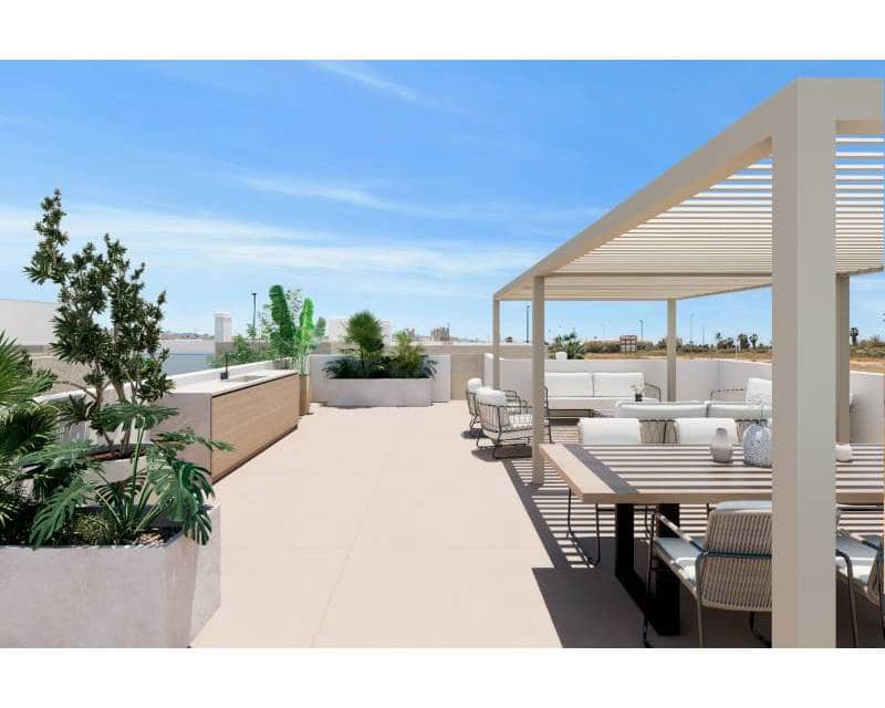 3 sypialnia Willa na sprzedaż w Los Alcazares z basenem garażem - 599 000 € (Ref: 8852195)