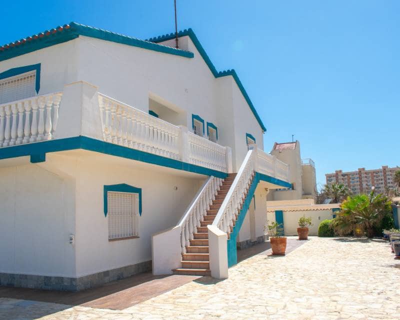 6 soveværelse Villa til salg i La Manga del Mar Menor - € 1.100.000 (Ref: 8866620)