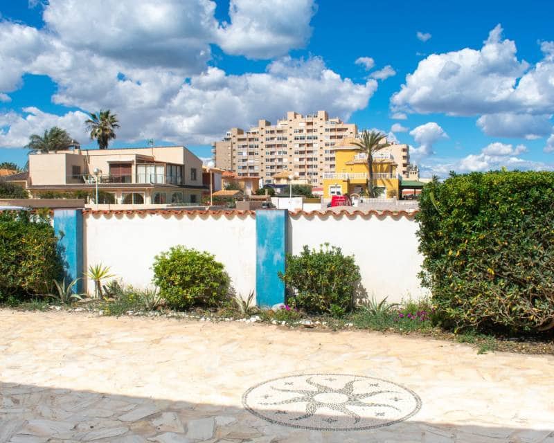 6 soveværelse Villa til salg i La Manga del Mar Menor - € 1.100.000 (Ref: 8866620)