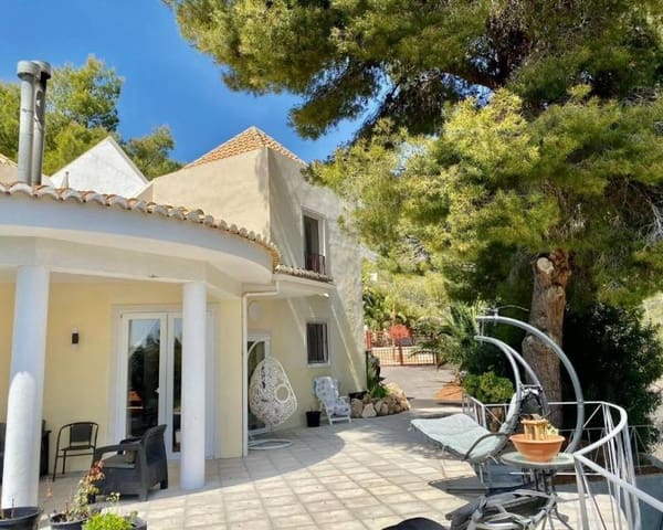4 slaapkamer Villa te koop in Altea met zwembad - € 595.000 (Ref: 8871403)