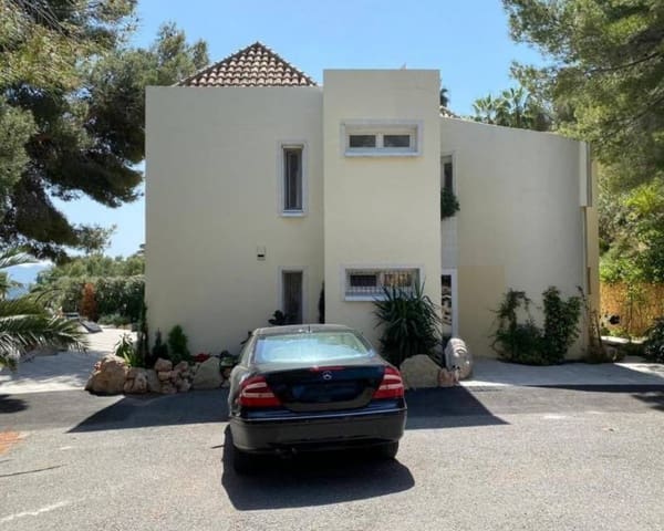 4 slaapkamer Villa te koop in Altea met zwembad - € 595.000 (Ref: 8871403)