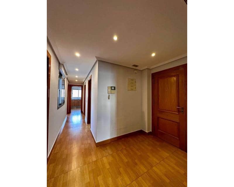 3 Zimmer Apartment zu verkaufen in Torrevieja mit Garage - 255.000 € (Ref: 8880484)