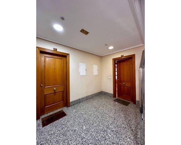 3 Zimmer Apartment zu verkaufen in Centro, Torrevieja mit Garage - 255.000 € (Ref: 8880484)