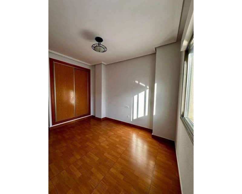 3 Zimmer Apartment zu verkaufen in Torrevieja mit Garage - 255.000 € (Ref: 8880484)