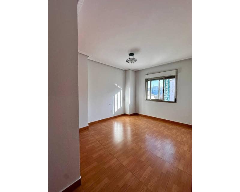 3 Zimmer Apartment zu verkaufen in Torrevieja mit Garage - 255.000 € (Ref: 8880484)