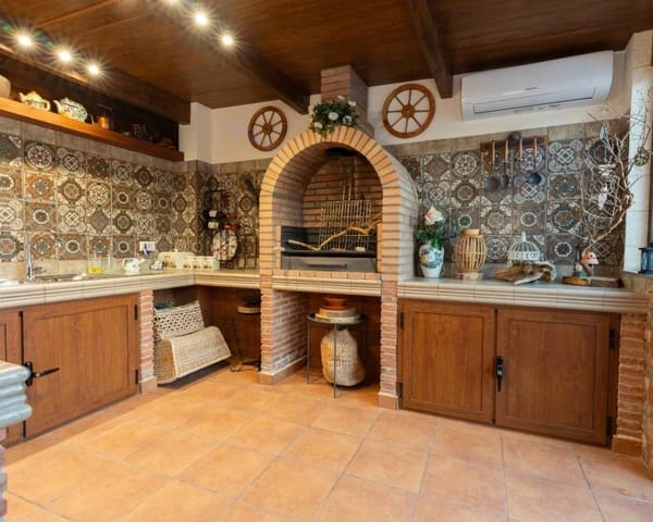 7 soveværelse Semi-Rækkehus til salg i Los Balcones med swimmingpool - € 930.000 (Ref: 8884760)