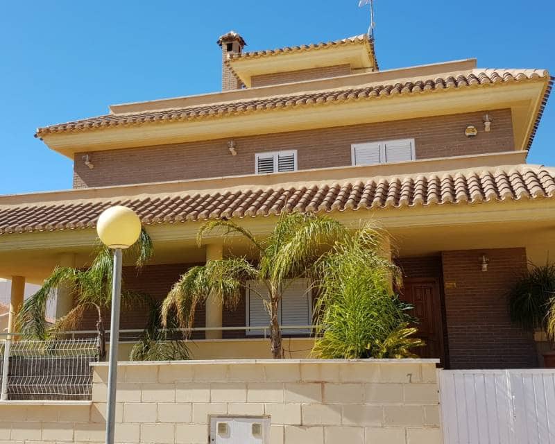 5 soveværelse Semi-Rækkehus til salg i Bolnuevo med swimmingpool garage - € 805.000 (Ref: 8885361)